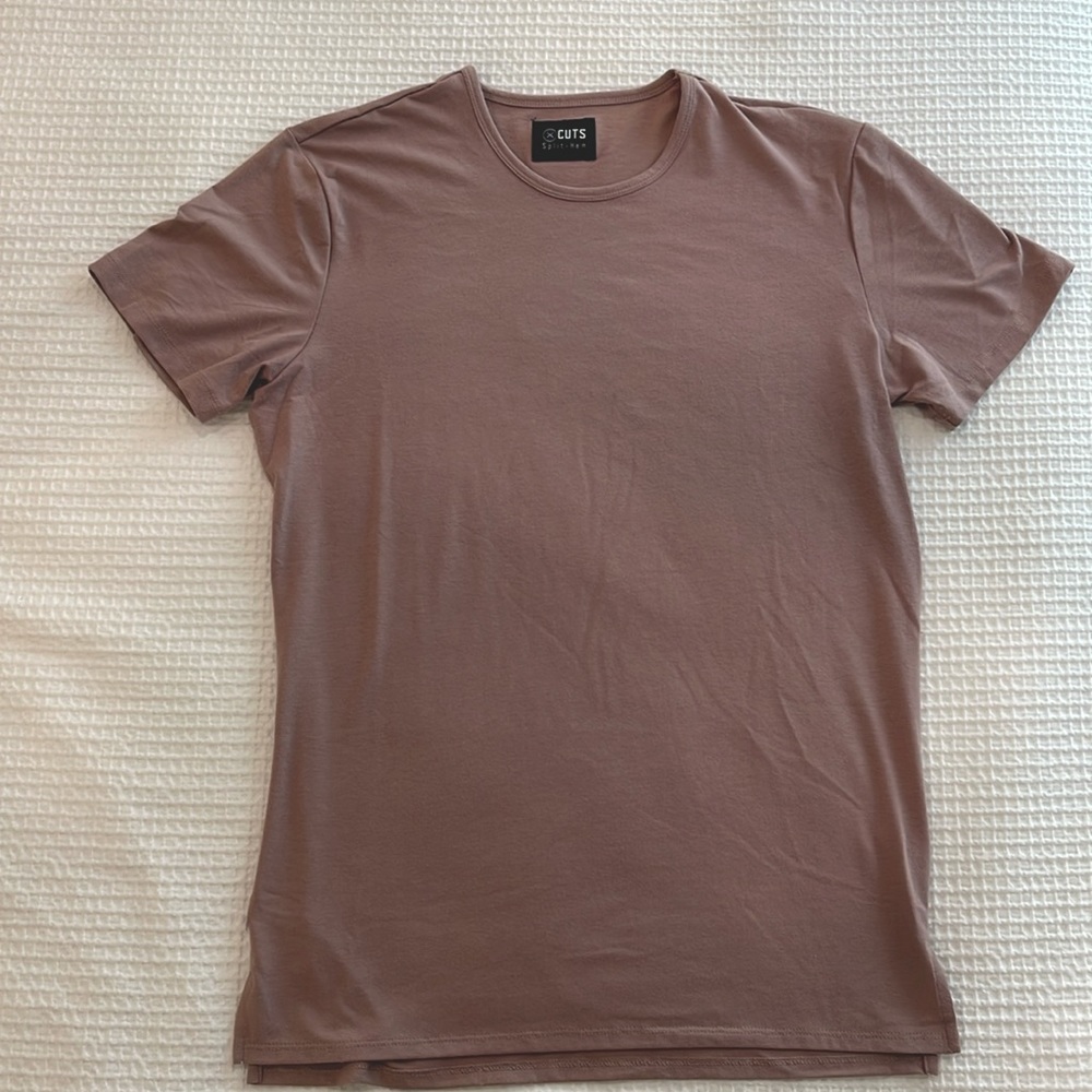 Men’s Cuts Split Hem Shirt